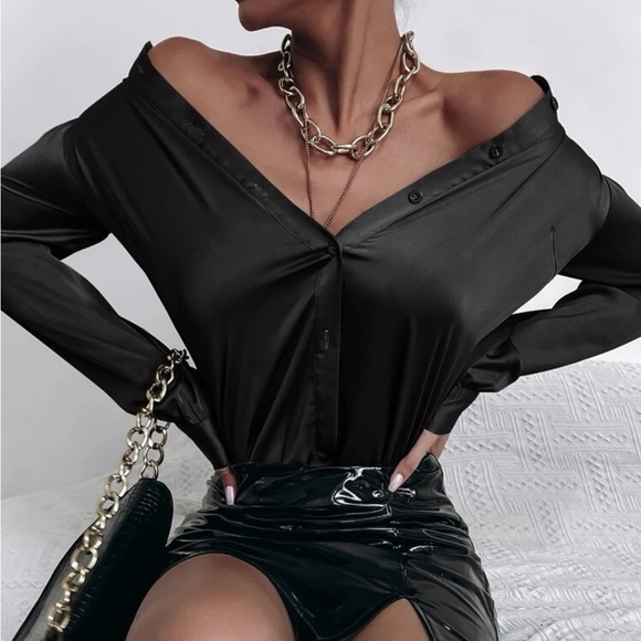 Luxe  green silky  button up boyfriend business casual satin top - Picture 12 of 16